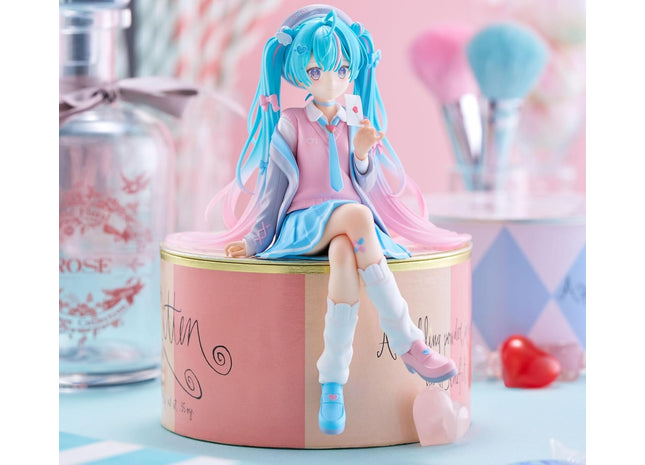 Gamers Guild AZ Bandai Figure: Hatsune Miku - "Love Blazer", Furyu Noodle Stopper JBK International