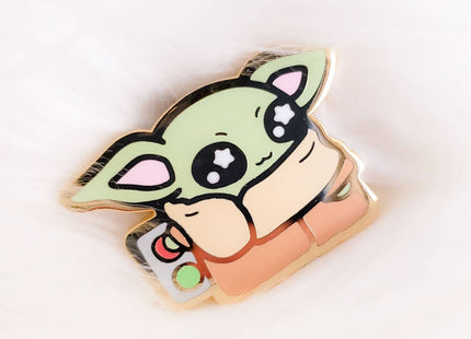 Gamers Guild AZ Bonnies Lab Baby Yoda Grogu Button Enamel Pin Faire