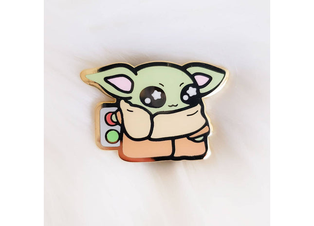 Gamers Guild AZ Bonnies Lab Baby Yoda Grogu Button Enamel Pin Faire