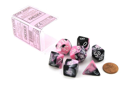Gamers Guild AZ Chessex CHX26430 - Chessex 7 Die Set Black Pink / White Gemini Chessex