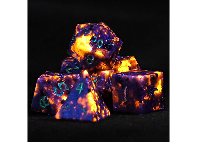 Gamers Guild AZ HYMGHO HYMGHO Dice: BRB034 - Dragon's Hoard Gem Stone Polyhedral Dice Set - Yooperlite UV Light Reactive HYMGHO