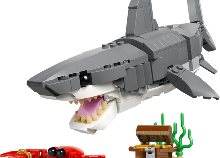 Gamers Guild AZ Lego Lego: Fierce Shark with a Treasure Chest (31381) Toyhouse