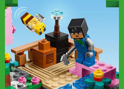 Gamers Guild AZ Lego Lego: Minecraft: The Cherry Blossom Garden Toyhouse
